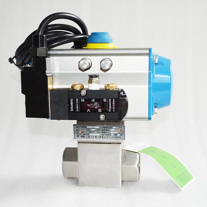 氣動(dòng)高壓內(nèi)螺紋球閥實(shí)物圖